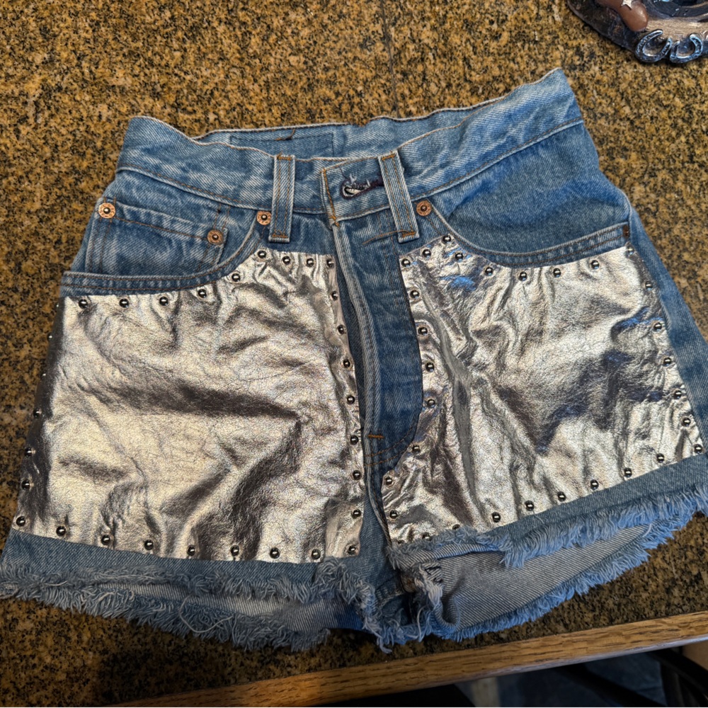 Silver and Blue Levi’s Denim Shorts W25